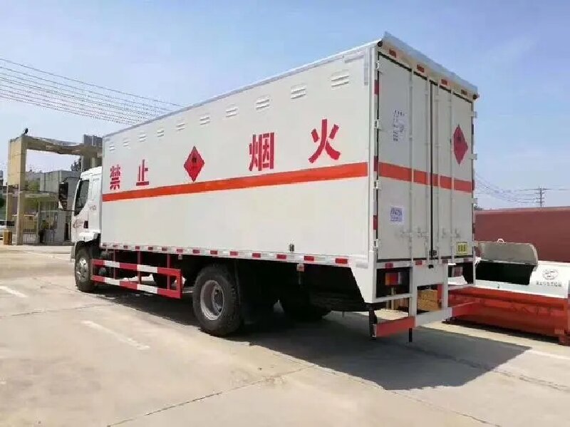 張家港到烏魯木齊米東區(qū)物流公司